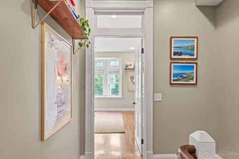 Entry Way - 3471 Brookline Ave, Cincinnati, OH 45220 photo 9 of 16