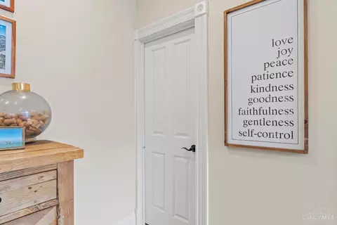 Entry Way - 3471 Brookline Ave, Cincinnati, OH 45220 photo 16 of 16