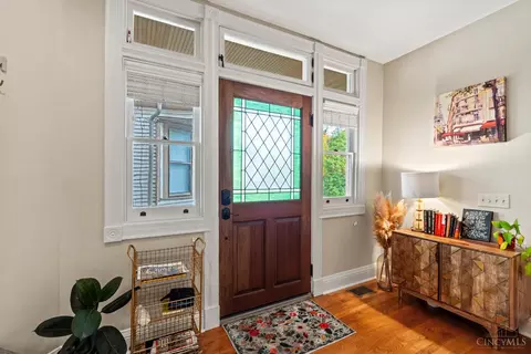 Entry Way - 3471 Brookline Ave, Cincinnati, OH 45220 photo 1 of 16