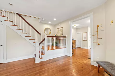 Entry Way - 3471 Brookline Ave, Cincinnati, OH 45220 photo 2 of 16