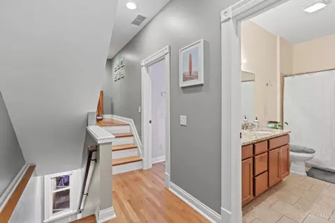 Entry Way - 3471 Brookline Ave, Cincinnati, OH 45220 photo 12 of 16