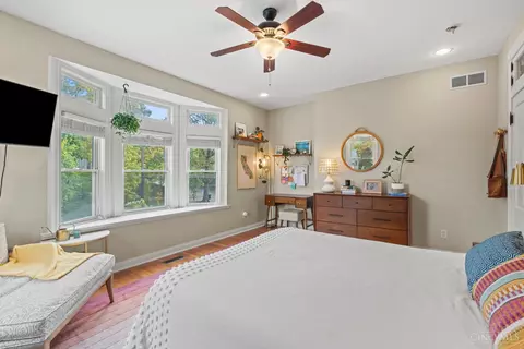 Bedroom - 3471 Brookline Ave, Cincinnati, OH 45220 photo 3 of 7