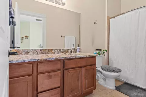 Bath - 3471 Brookline Ave, Cincinnati, OH 45220 photo 9 of 12
