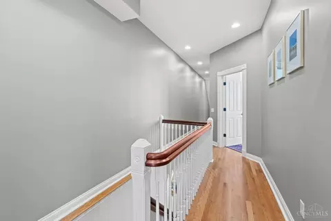 Entry Way - 3471 Brookline Ave, Cincinnati, OH 45220 photo 10 of 16