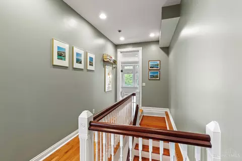 Entry Way - 3471 Brookline Ave, Cincinnati, OH 45220 photo 8 of 16