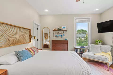 Bedroom - 3471 Brookline Ave, Cincinnati, OH 45220 photo 2 of 7