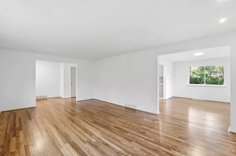 Living - 8743 Weller Rd, Montgomery, OH 45249 photo 5 of 6