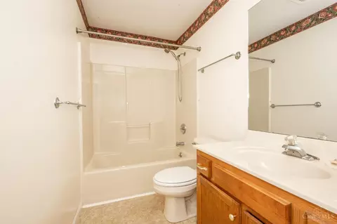 Bath - 165 Palisades Pointe, Cincinnati, OH 45238 photo 3 of 3