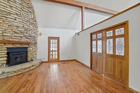 Living - 6251 Fork Rd, Cincinnati, OH 45247 photo 1 of 3