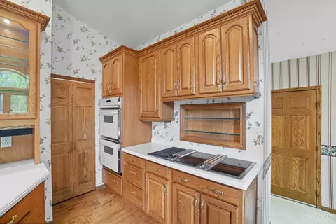 Kitchen - 6251 Fork Rd, Cincinnati, OH 45247 photo 3 of 9