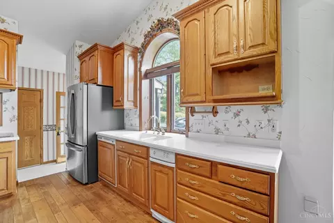 Kitchen - 6251 Fork Rd, Cincinnati, OH 45247 photo 4 of 9
