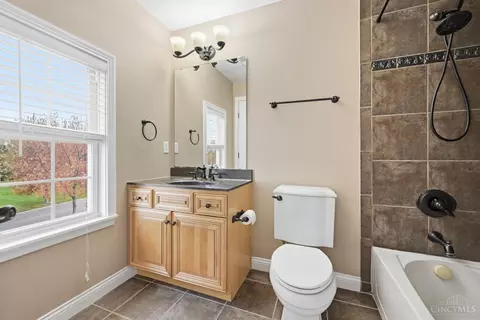 2625 Stonehaven Dr, Cincinnati, OH 45245 photo 27
