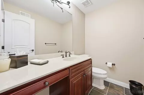 2625 Stonehaven Dr, Cincinnati, OH 45245 photo 37
