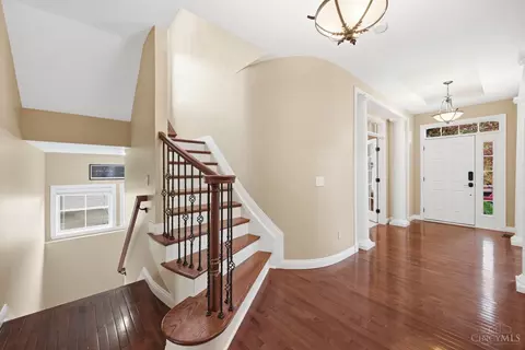 2625 Stonehaven Dr, Cincinnati, OH 45245 photo 5