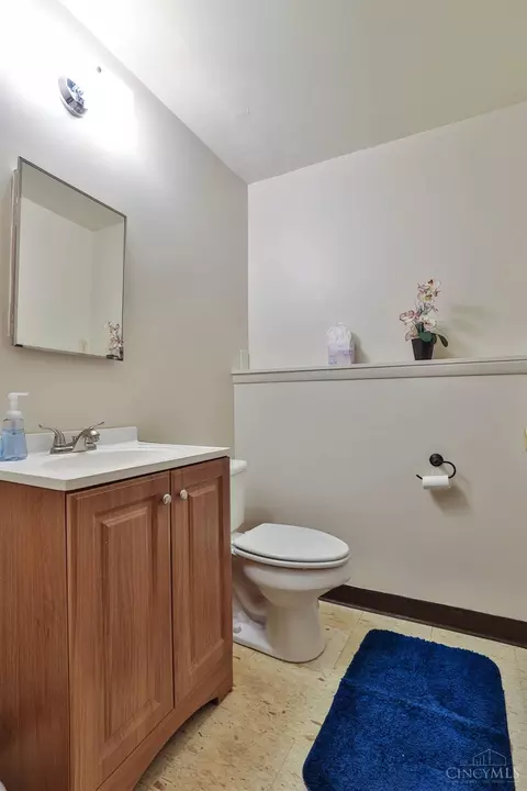 Bath - 8730 Exeter Pl, Maineville, OH 45039 photo 1 of 2