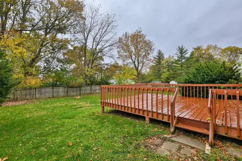Exterior - 8730 Exeter Pl, Maineville, OH 45039 photo 8 of 10