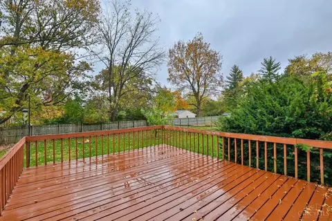 Exterior - 8730 Exeter Pl, Maineville, OH 45039 photo 4 of 10