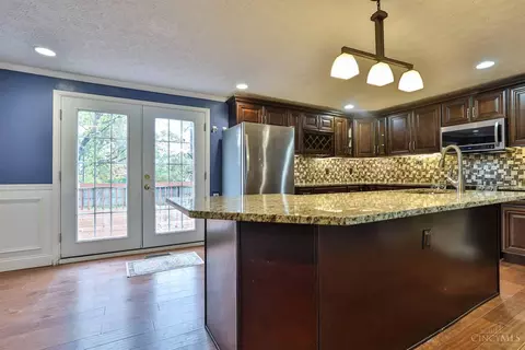 Kitchen - 8730 Exeter Pl, Maineville, OH 45039 photo 5 of 5