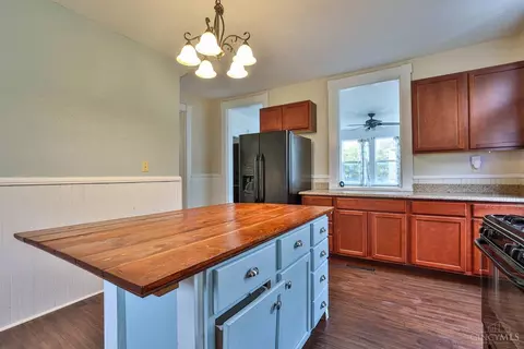 Kitchen - 1009 Fifth St, Reading, OH 45215 photo 4 of 5
