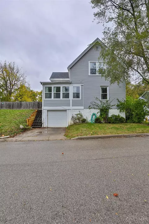 Exterior - 1009 Fifth St, Reading, OH 45215 photo 10 of 11