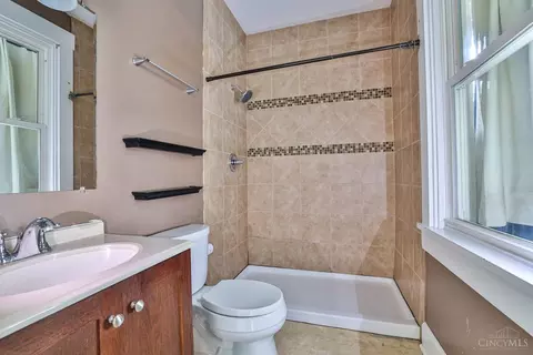Bath - 1009 Fifth St, Reading, OH 45215 photo 1 of 3