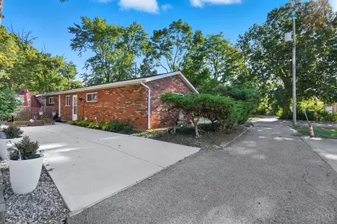 Exterior - 2271 Semler Ave, Hamilton, OH 45015 photo 3 of 5