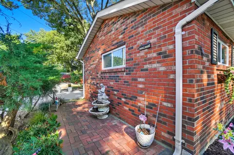 Exterior - 2271 Semler Ave, Hamilton, OH 45015 photo 2 of 5