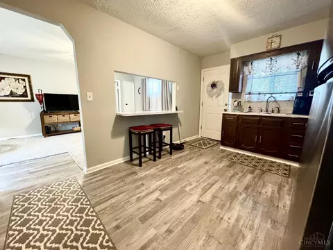 Kitchen - 2271 Semler Ave, Hamilton, OH 45015 photo 2 of 3