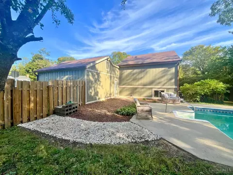 Exterior - 557 Williamsburg Ct, Cincinnati, OH 45244 photo 5 of 11