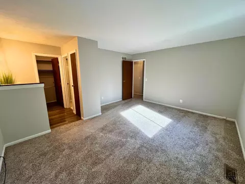 Bedroom - 557 Williamsburg Ct, Cincinnati, OH 45244 photo 2 of 5