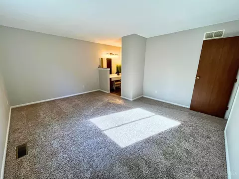 Bedroom - 557 Williamsburg Ct, Cincinnati, OH 45244 photo 1 of 5