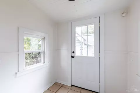 Entry Way - 9 North St, Reading, OH 45215 photo 2 of 2