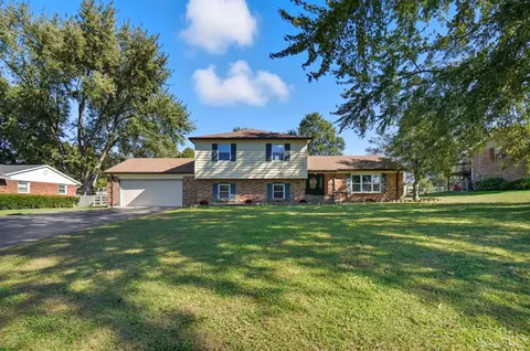 3732 Mary Ann Dr, Lebanon, OH 45036