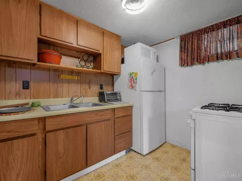 4641 Clayton Dr, Cincinnati, OH 45244 photo 29