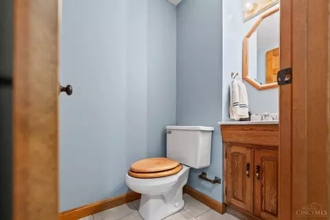 Bath - 2132 Trailridge Dr, Reading, OH 45215 photo 5 of 9