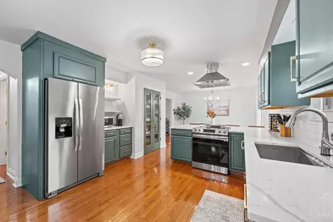 Kitchen - 2132 Trailridge Dr, Reading, OH 45215 photo 4 of 6