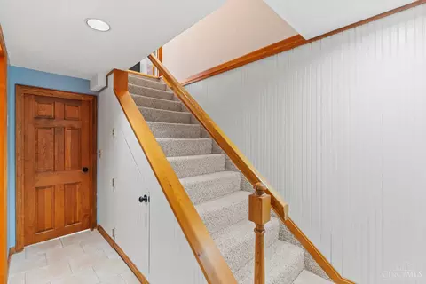 Entry Way - 2132 Trailridge Dr, Reading, OH 45215 photo 6 of 6