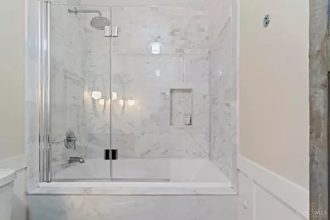 Bath - 2132 Trailridge Dr, Reading, OH 45215 photo 3 of 9