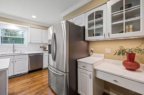 Kitchen - 10029 Windzag Ln, Montgomery, OH 45242 photo 3 of 4