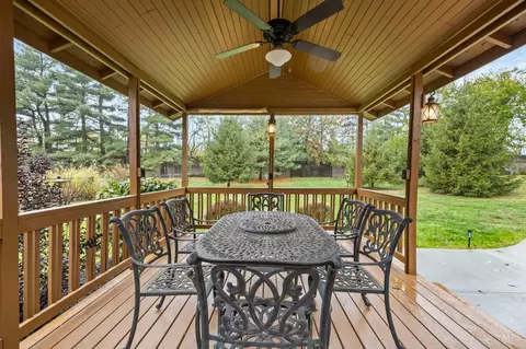 Exterior - 10029 Windzag Ln, Montgomery, OH 45242 photo 2 of 4