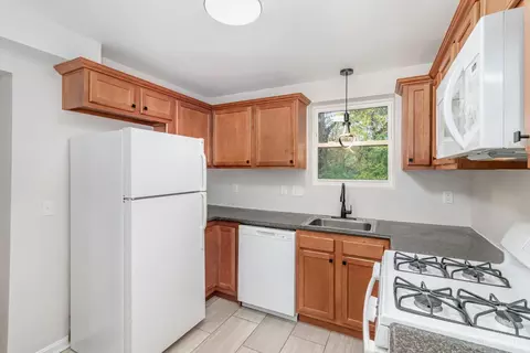 Kitchen - 6045 Elbrook Ave, Golf Manor, OH 45237 photo 1 of 3
