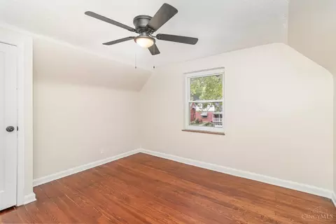 Bedroom - 6045 Elbrook Ave, Golf Manor, OH 45237 photo 5 of 7