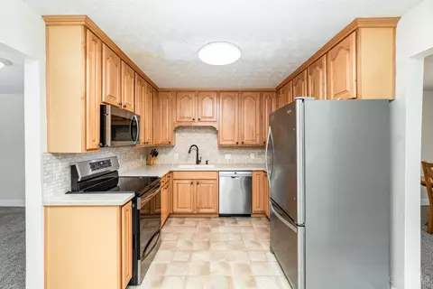 Kitchen - 3657 Bootjack Corner Rd, Williamsburg, OH 45176 photo 1 of 2