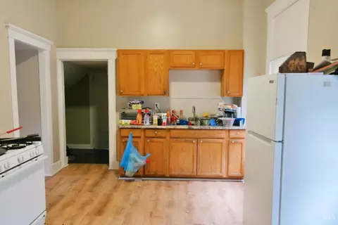 Kitchen - 1052 Marshall Ave, Cincinnati, OH 45225 photo 4 of 4