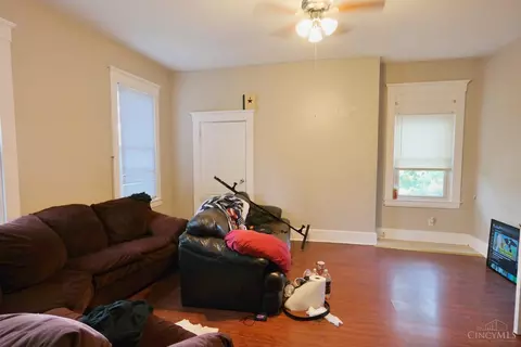 Living - 1052 Marshall Ave, Cincinnati, OH 45225 photo 5 of 5
