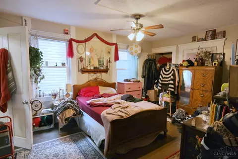 Bedroom - 1052 Marshall Ave, Cincinnati, OH 45225 photo 1 of 5