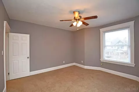 Bedroom - 278 Mcgregor Ave, Cincinnati, OH 45219 photo 4 of 13