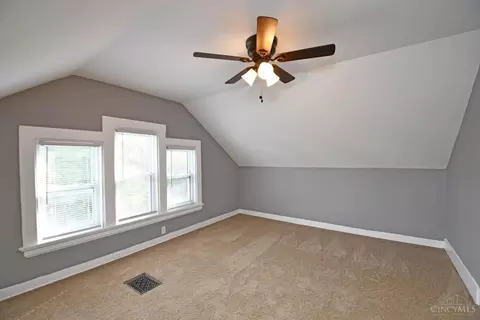 Bedroom - 278 Mcgregor Ave, Cincinnati, OH 45219 photo 13 of 13