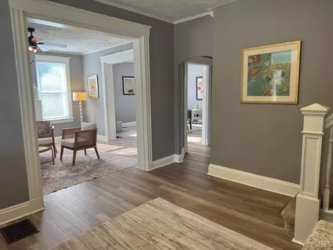 Entry Way - 278 Mcgregor Ave, Cincinnati, OH 45219 photo 1 of 3