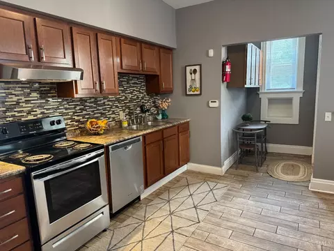 Kitchen - 278 Mcgregor Ave, Cincinnati, OH 45219 photo 1 of 4